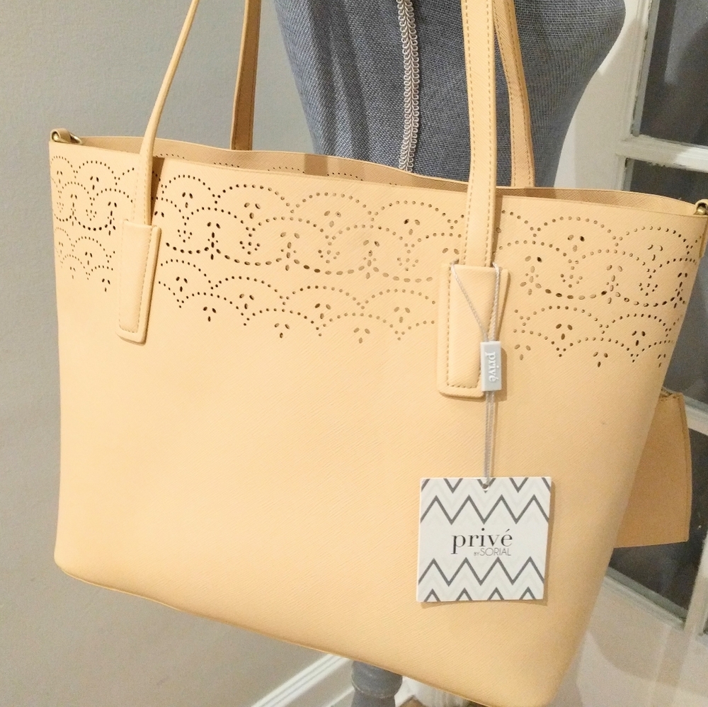 PRIVE by April tote